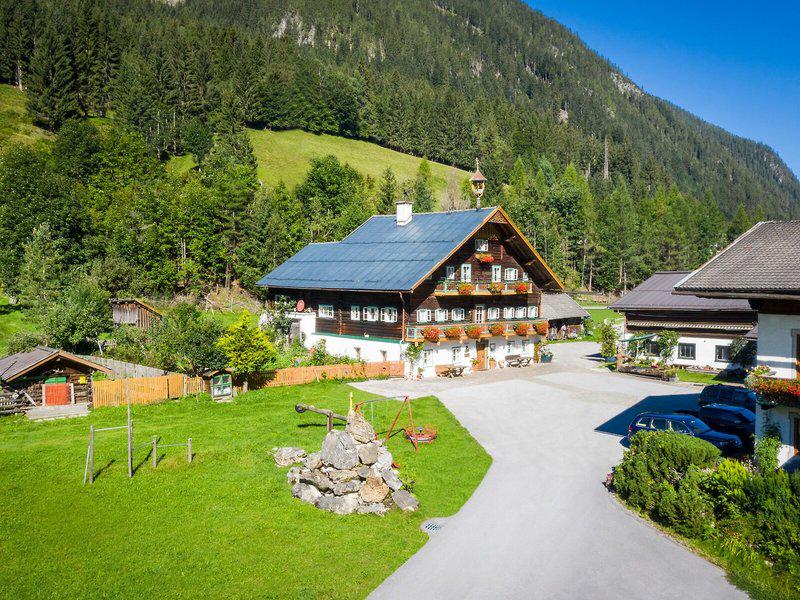 FB9AA72AE9E64B3AF5433DF7407F8372