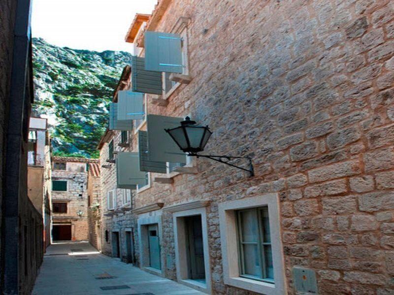 CEAD87F2AA3089EEA4471CACD2C71416