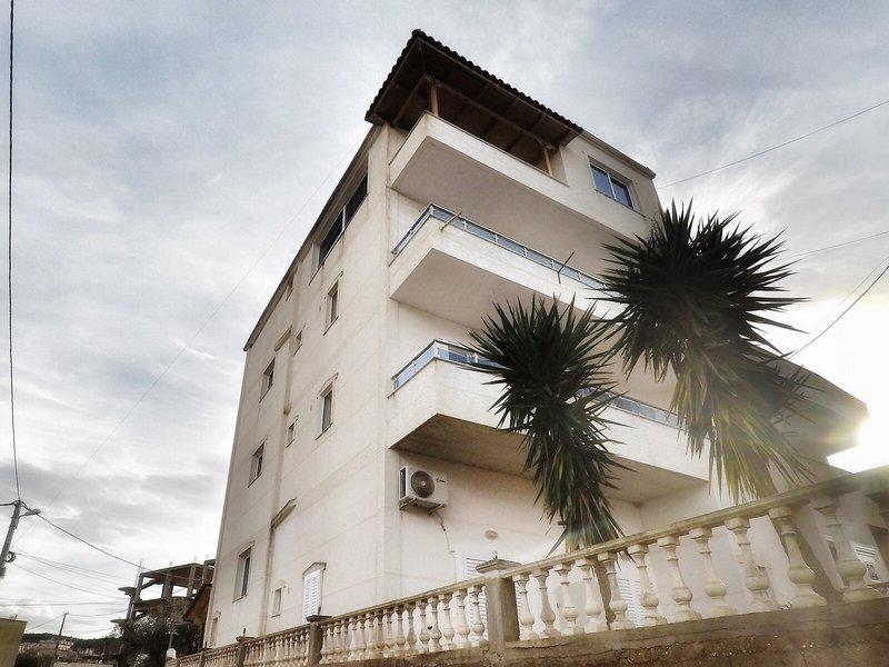 FD6F59B61A37ECDEBDE74B4388493FF4