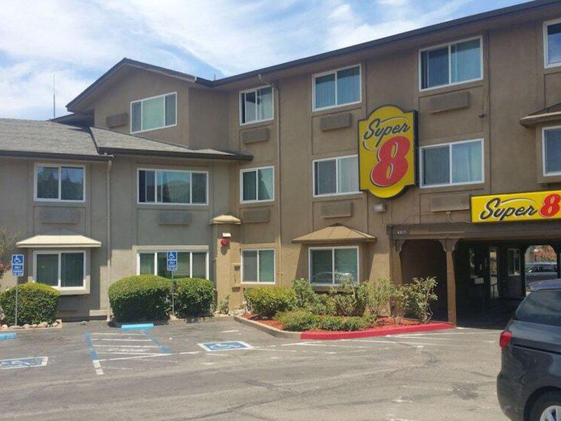 5C6FA3C588E16AB36D08501855E198D9