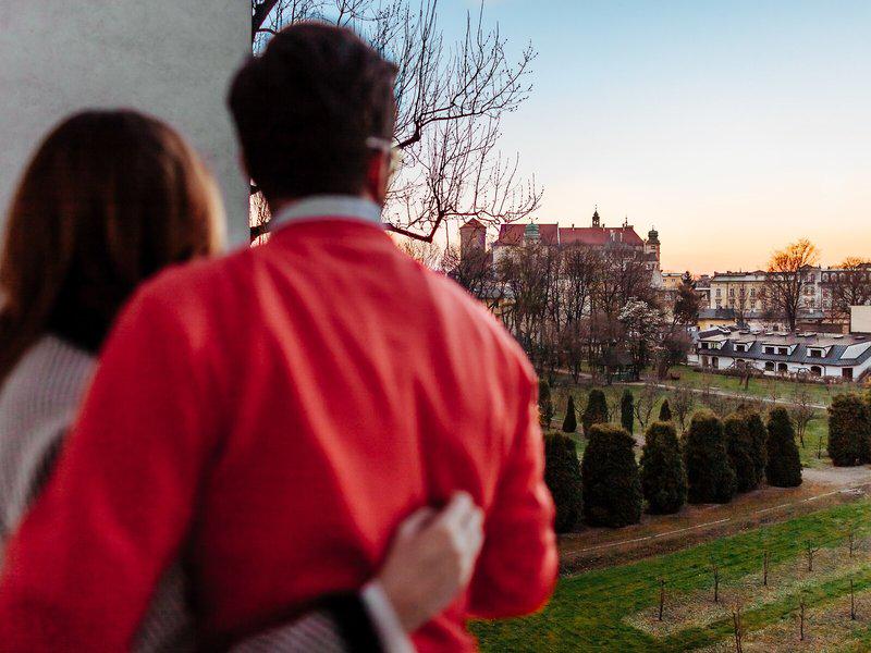 242E644CD75A53A0C98EECDFA181BE95