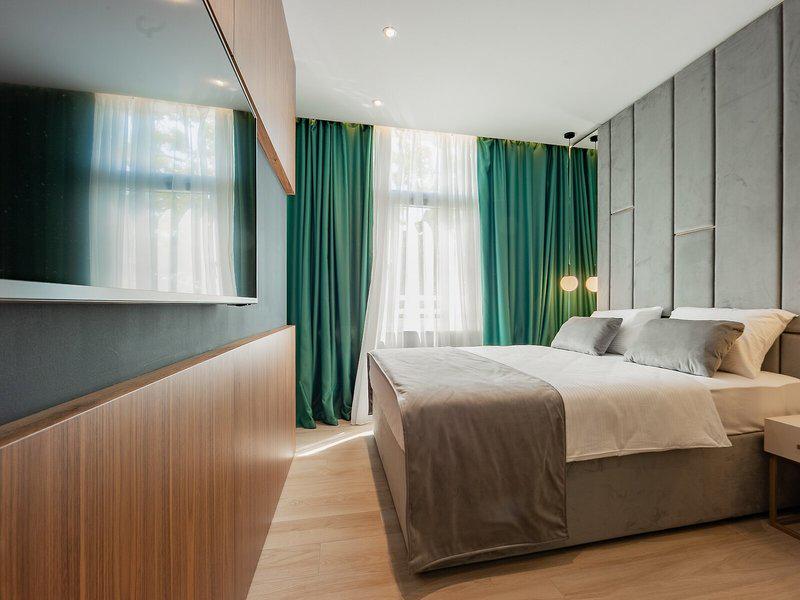 57AA27DB80F9D1AE5D797B69F8738141