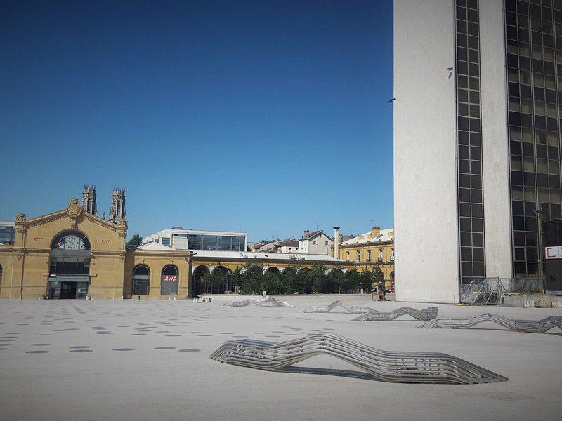 F9889D26ECDF1FF5999F16B5429F5200