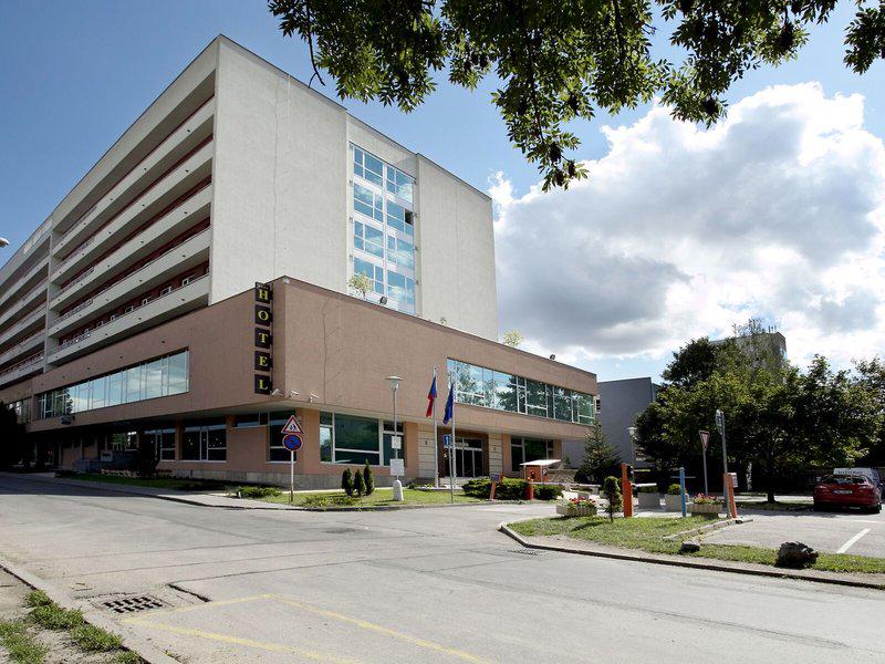 13EE6A2FDB5C82FD2B2C8DFAA91381DB