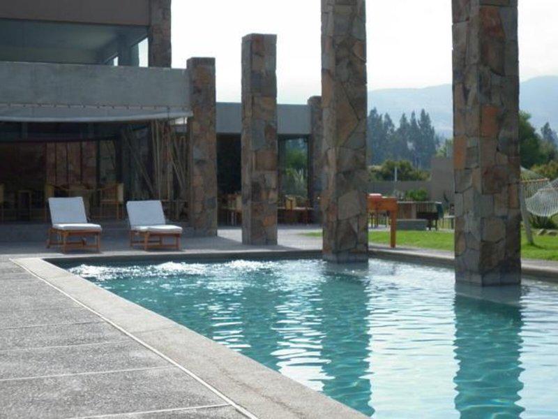 35619AE495D13F9819AF3C566B155434