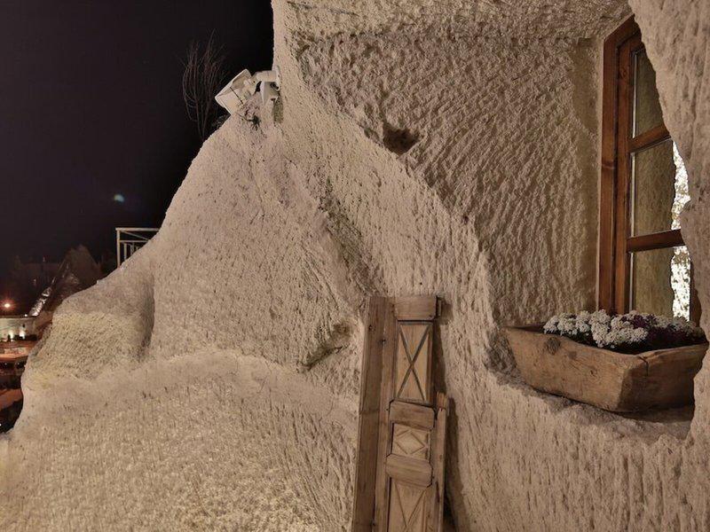 B863295FFAC4F4D85BA3D9C5D6F38CCB