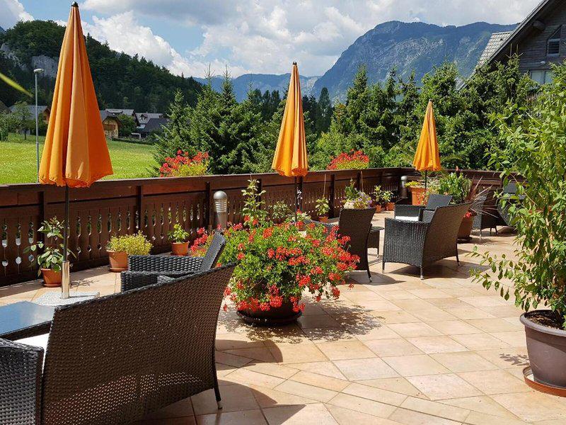 AEE539A21717B48C947AC383EF288302