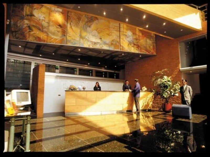 68A2141FD4F32B1759F98CBCEED7EEEA