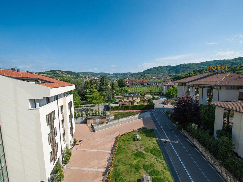 6AC55BD507E3221666039ED7A9B0CDE8