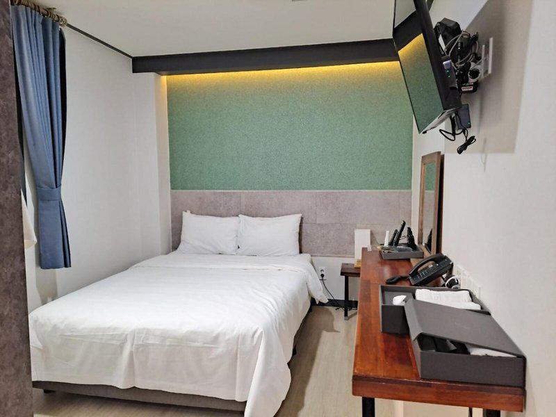 DFD5936038A5D97DD3D23E4F9EDEE758