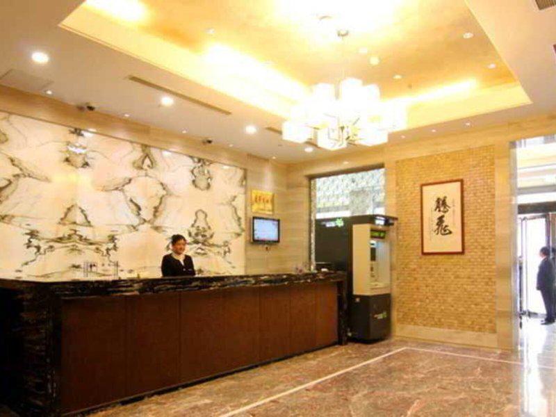 14FB2628C7F0508ED6C7610155F9EC38