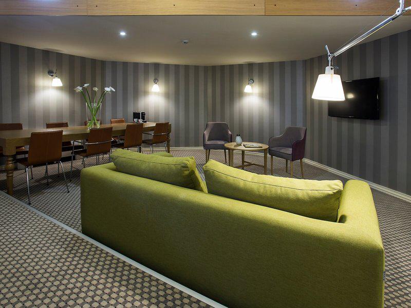 ACA934F9E78375E5985321903019B699