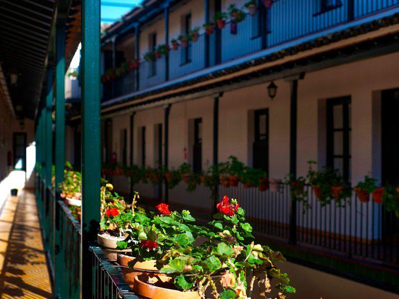 6D041B2F23317A2C436ACDAEC8BC2E0F