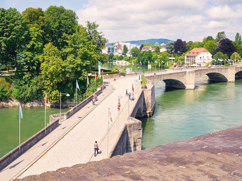 9E440C50C3CEAC45130F4C3328AE5F39