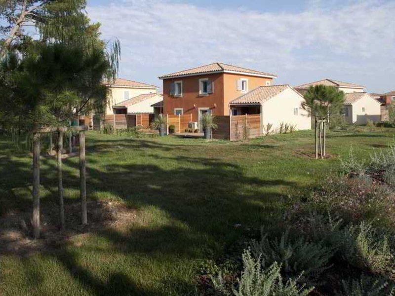 518B571B42BF48AE417D26DB018E9566