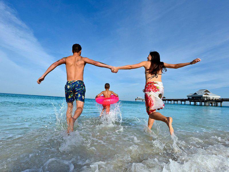 240811D0A6BC993E49C708B1322497AA