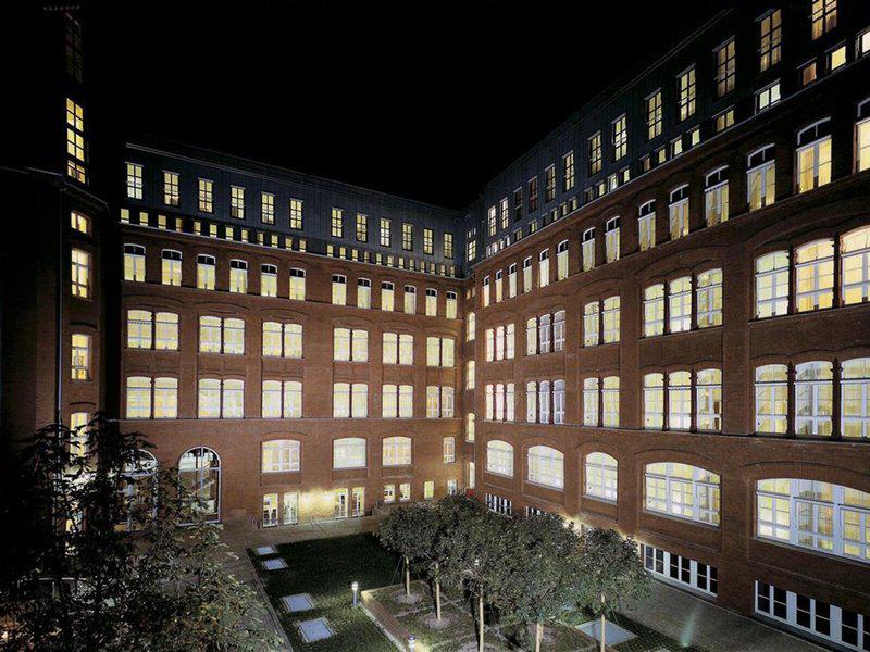 B1737ACAEFD571747543D7F9667F2101