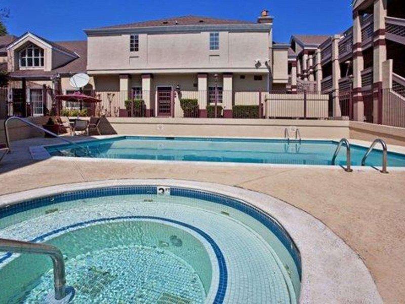 F46BA8F93927F84F0124D2BDA9DD8077