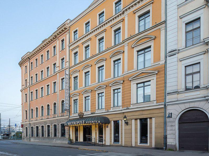 35C15828BD0B8598CA936F3B4065CDA1