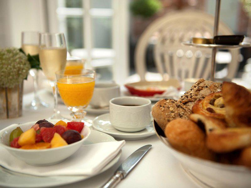 F945831D2870B2762D1428E361FEF156