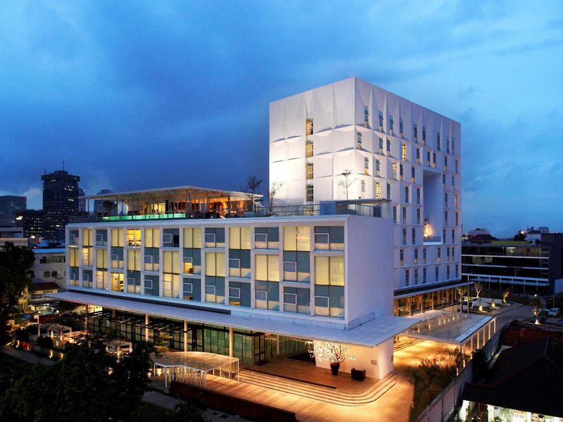 AA8DA908BD66C5D17D98CA7474A9B685