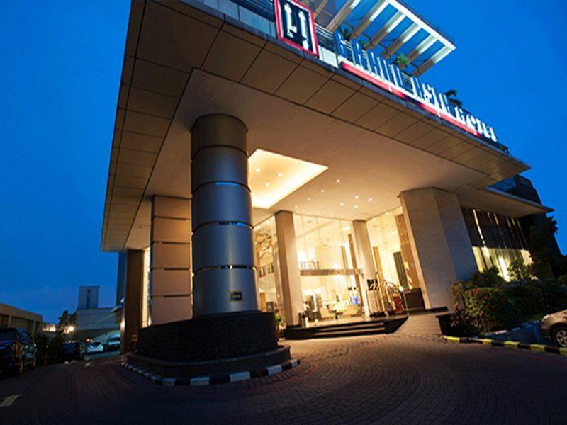 A1B697C4697D498ACD7CC2D6D1F3CB33