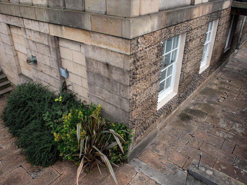 AB8FBC5B77C5F23719B801BBA70C9DB4