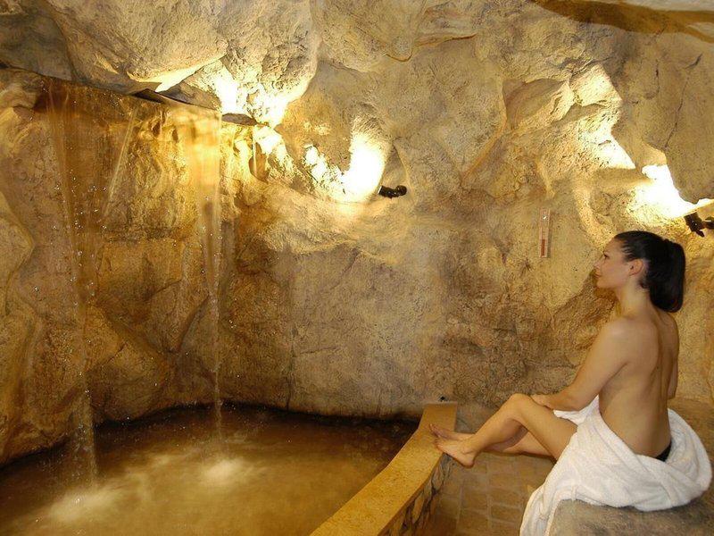 1F975BE3E930A2E08B41B7C0054A01C6