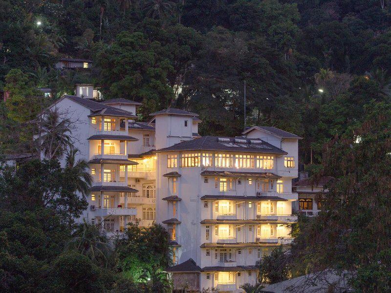 Oak Ray Serene Garden Hotel