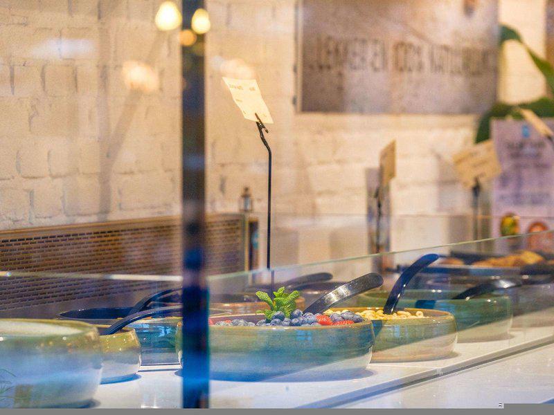 61F838418F700BD8DB8BD1F8BA27F856