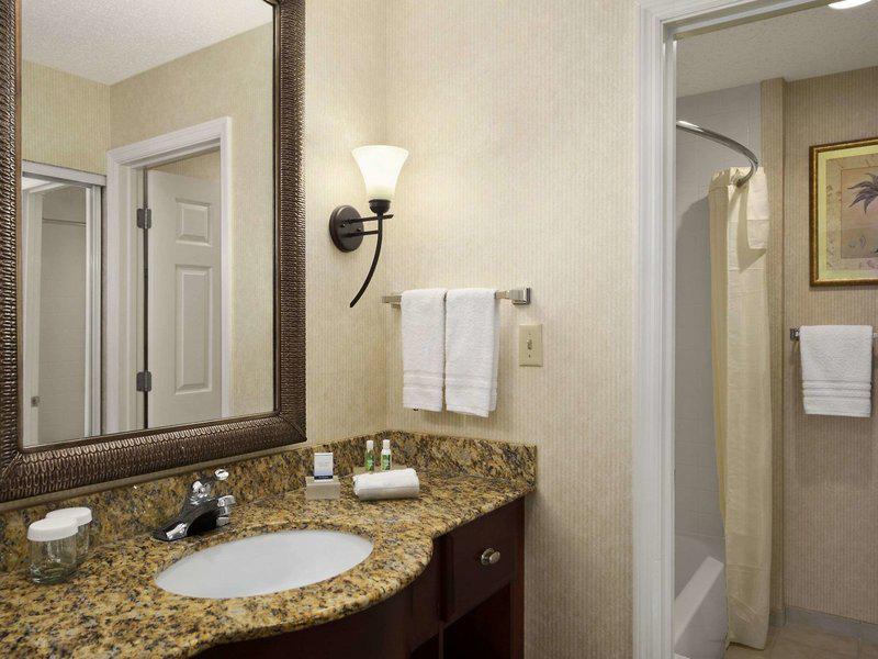 A909B9EFAB4680BC02C167446FF833E2