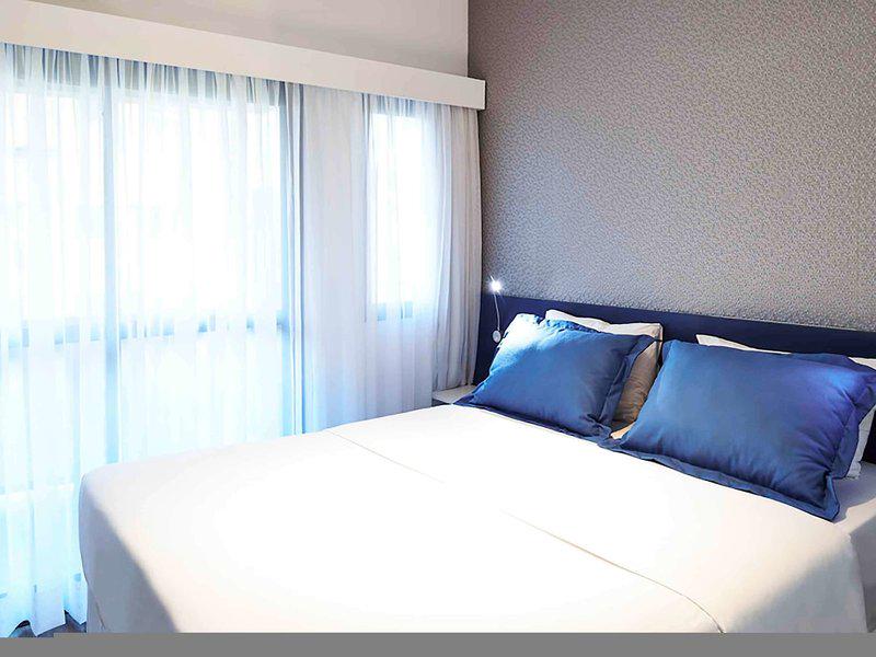 0728E0DF5E7CFF6D4830714A4FBA6BF8