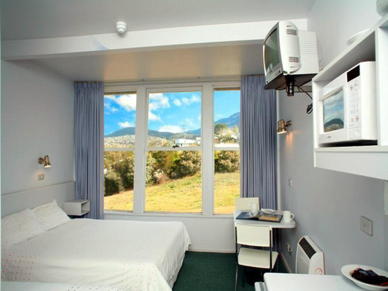 F40245B9AAB71465E52DBC8A681B1D29