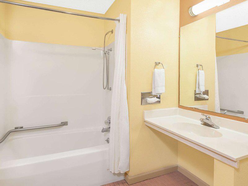 CED389CC6A93A0817850AFEE222AC50C