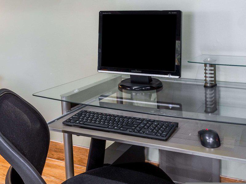 81F11695E851D94225DF30F2F9BC4D28