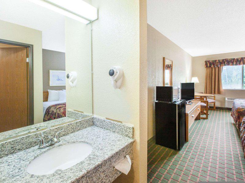 2ADC8729B74D8CEDE84A997B1313BF35