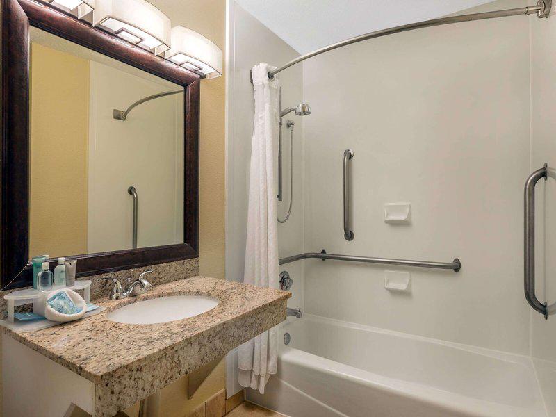 3516E5A89E8A32D71A9E00CF9950D43B