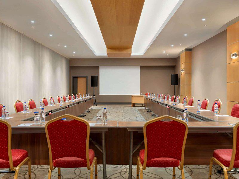 8B4FED877880E8FD1A82F370BD9A21C5