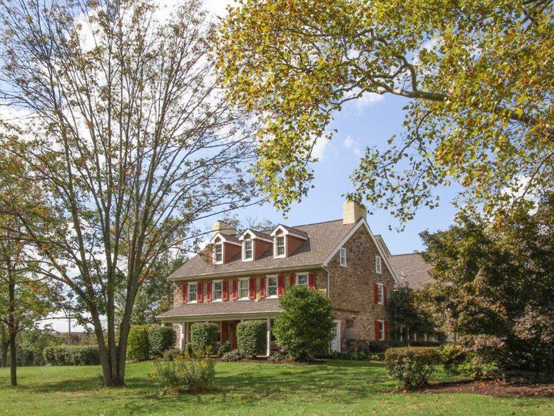 E6321063E3DEDAD9F363AB704653A835