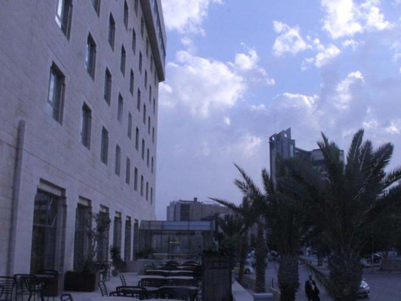 FDE1FEBBDA38BDC4D6D33123B253049F