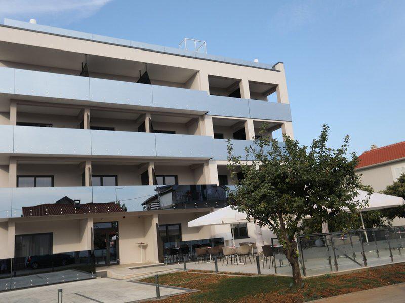 13D27DC660D15E94EA2747667632DF99