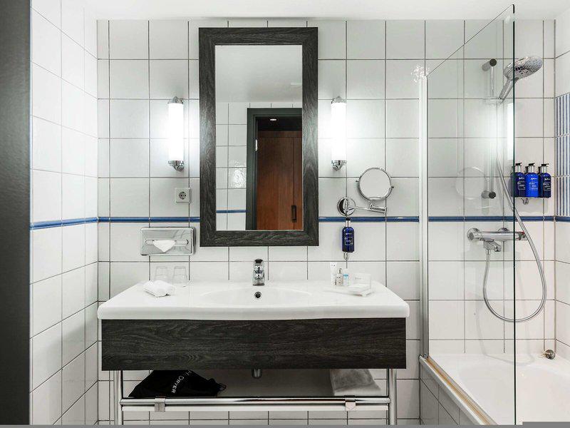 A6DC231D49140F11402E082AFE09AEE8