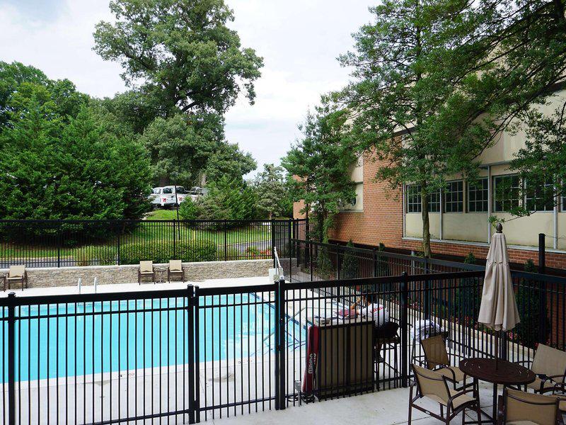 BE272333BD4BFA766F06B3EC2A7C127D