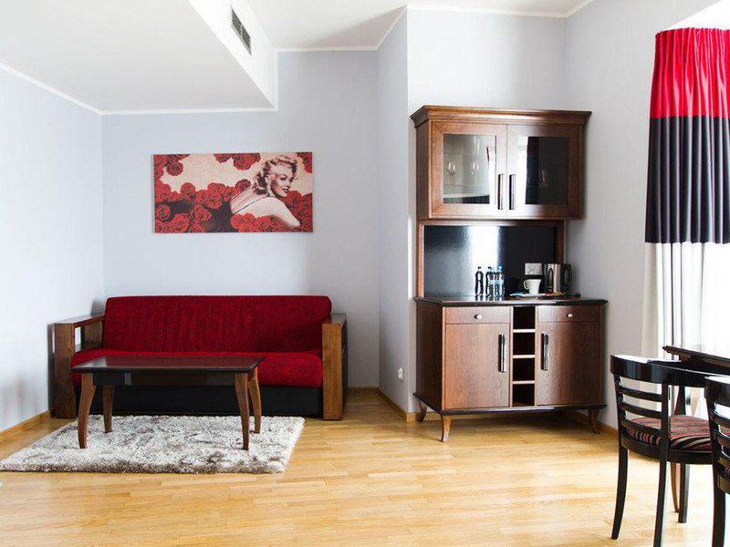 5C776616F228AB9D4782D24A48DEDB34