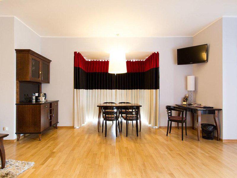 FDD54415C7DEA3DC07DB2152818B9156