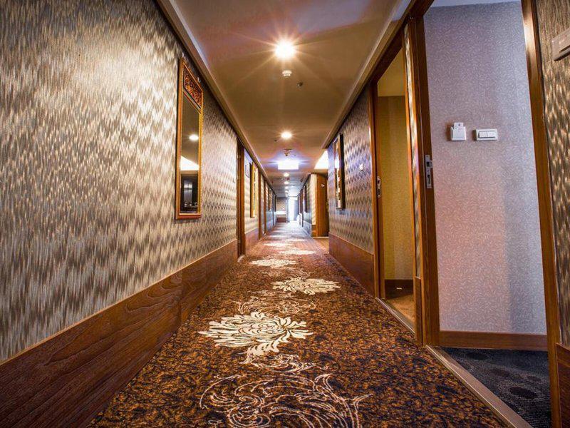 E8A2404D036CBDA2C5DE9E0C0E4080D4