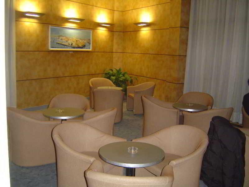 D83FE0388B96B8E25EE8CF818D6A87A1