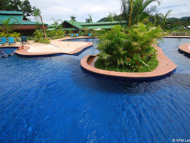 FC9ED8F3C46A645662C77ACD4A8A2875