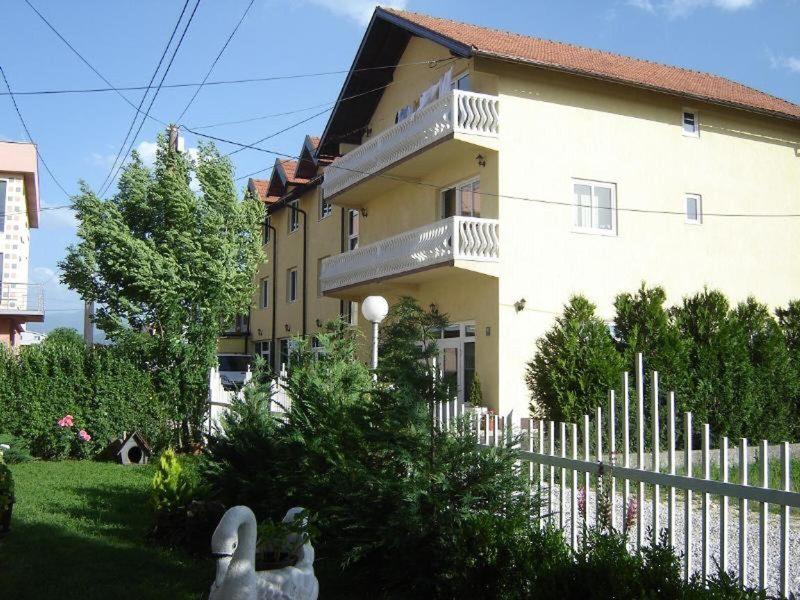 62D41D3453169A2F2427C8FC23D6BB3F