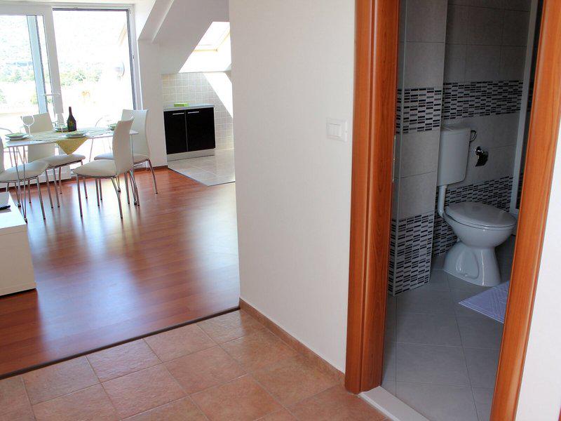 E145FDD20CFE2D2F0A8579BD3A44A97D